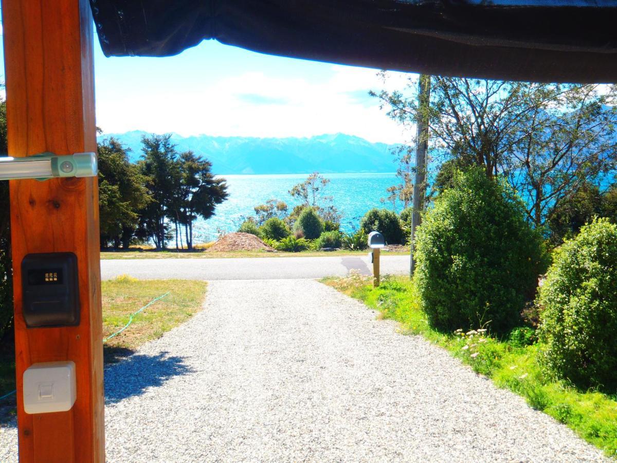 Lakefront Fantail Cottage Lake Hawea, Wanaka Exterior photo