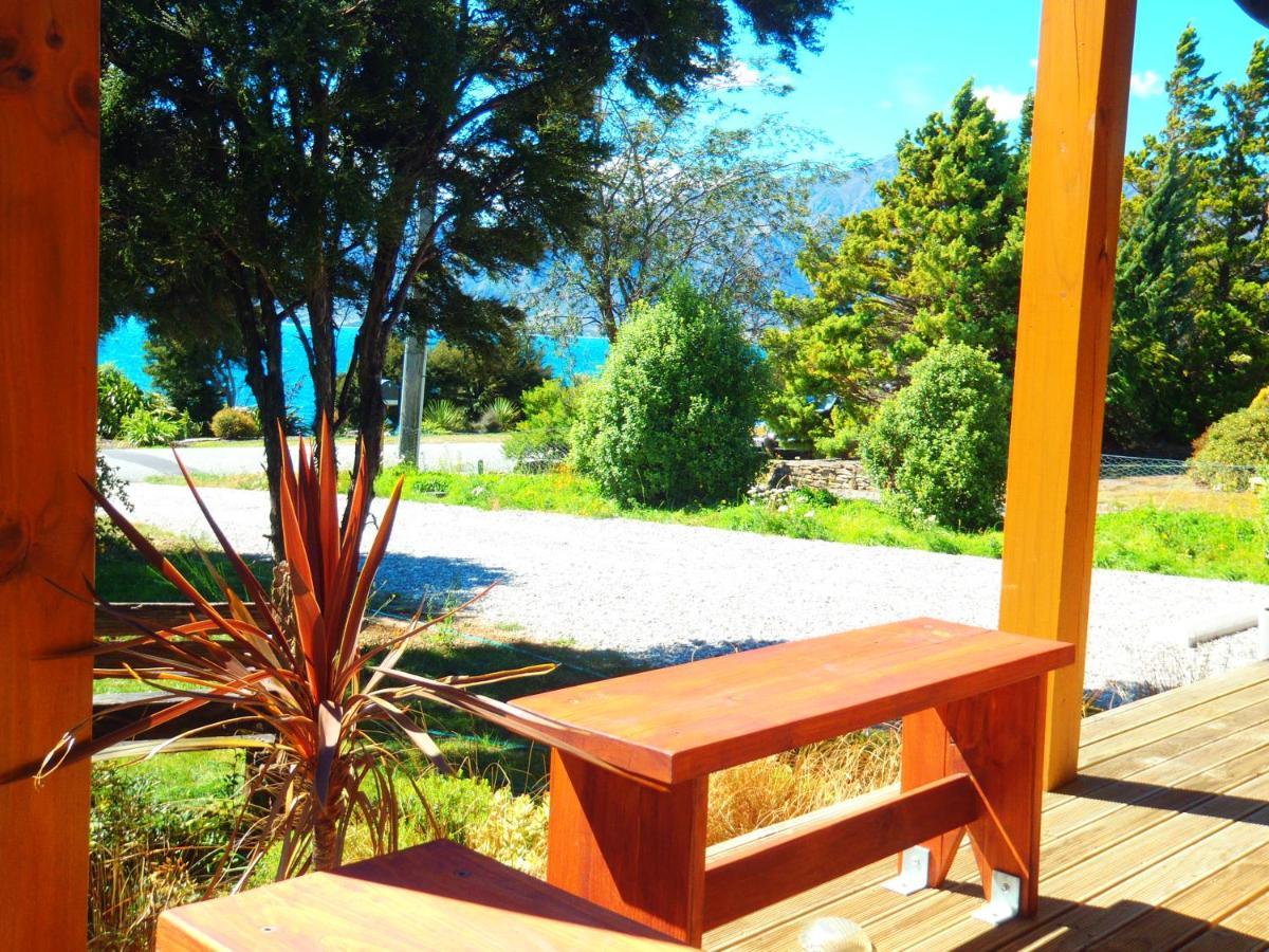 Lakefront Fantail Cottage Lake Hawea, Wanaka Exterior photo