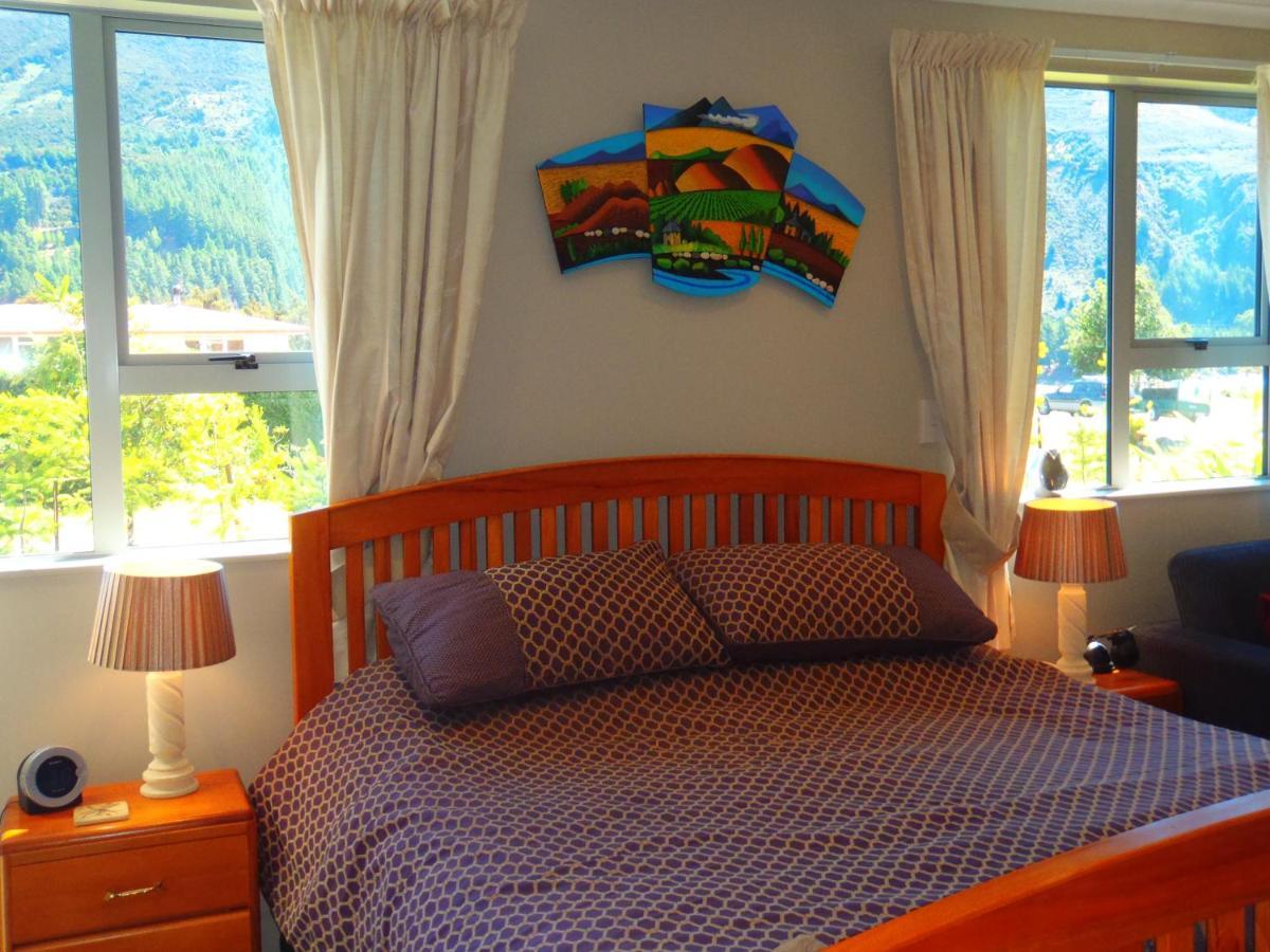 Lakefront Fantail Cottage Lake Hawea, Wanaka Exterior photo